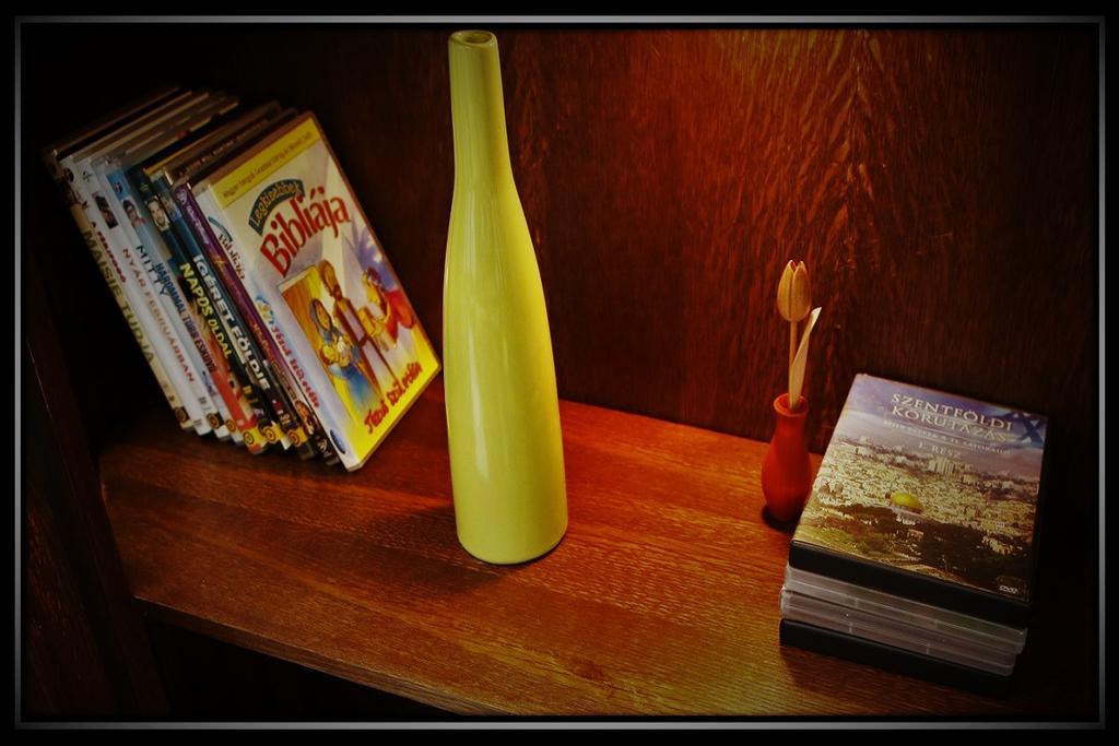 Happy Colours In Old Town Apartment Kecskemet Bagian luar foto
