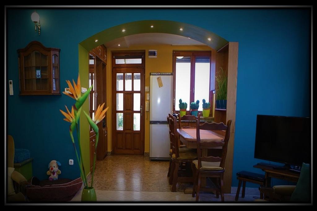 Happy Colours In Old Town Apartment Kecskemet Bagian luar foto