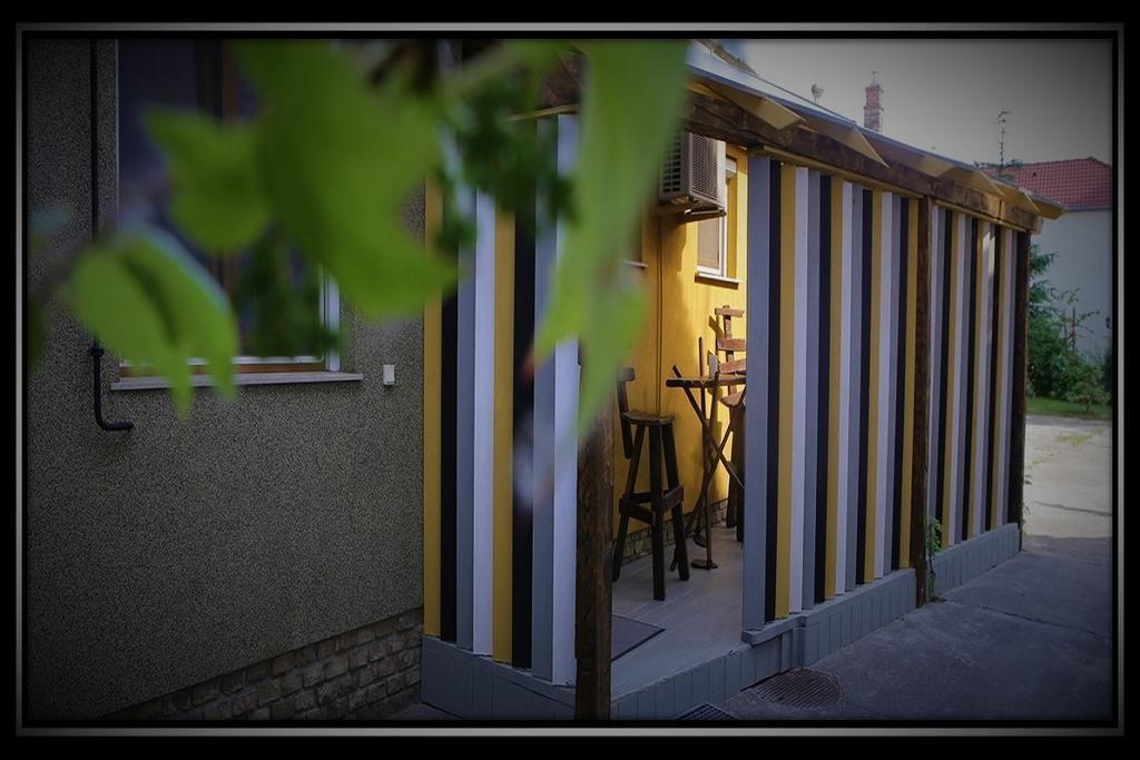Happy Colours In Old Town Apartment Kecskemet Bagian luar foto